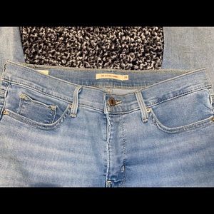 Levi’s Shaping skinny jeans
